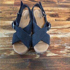 Clarks Women's Navy Sandals